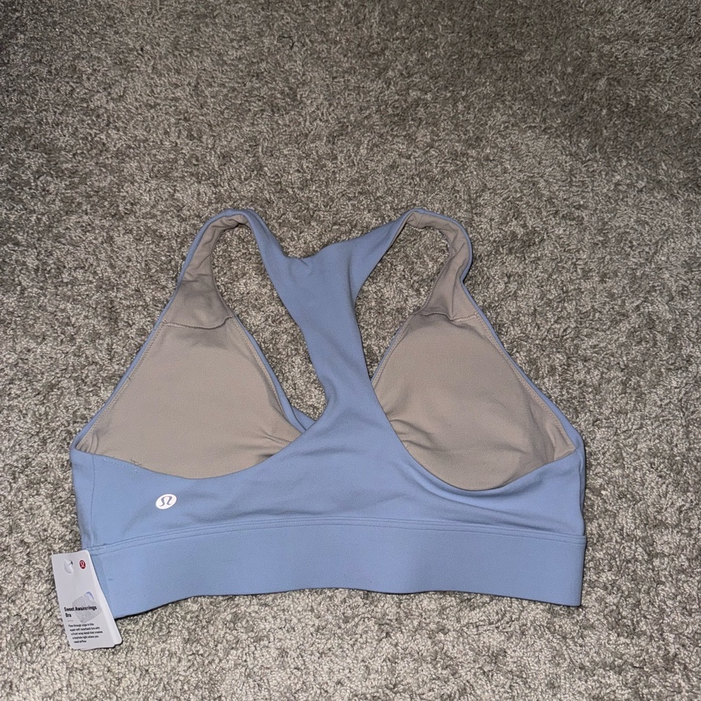 Lululemon Sweet Awakenings Bra B/C Cup Ice Cap NWT Sz 10 - Picture 3 of 4